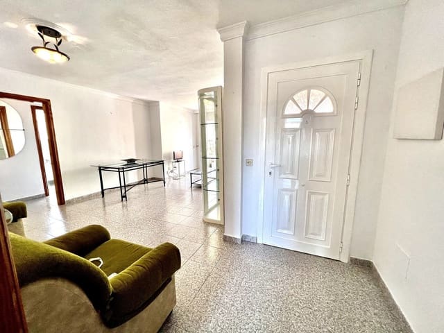 3 slaapkamer Appartement te koop in Las Palmas de Gran Canaria met garage - € 280.000 (Ref: 9533134)