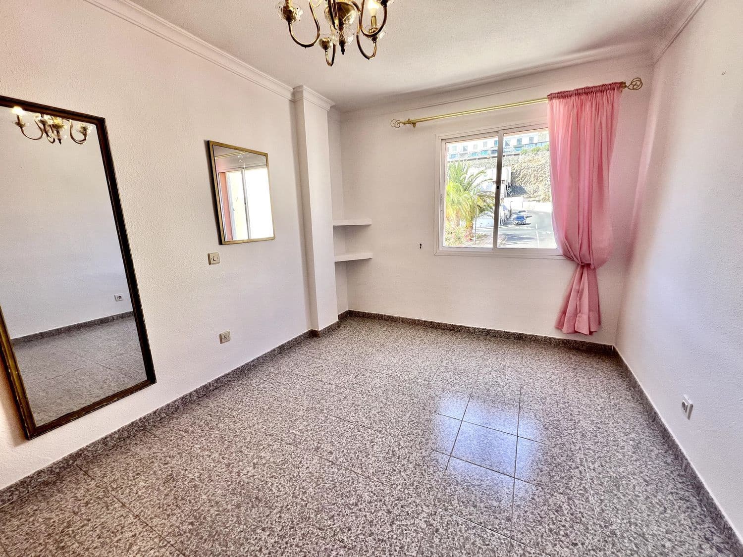 3 soverom Leilighet til salgs i Las Palmas de Gran Canaria med garasje - € 280 000 (Ref: 9533134)