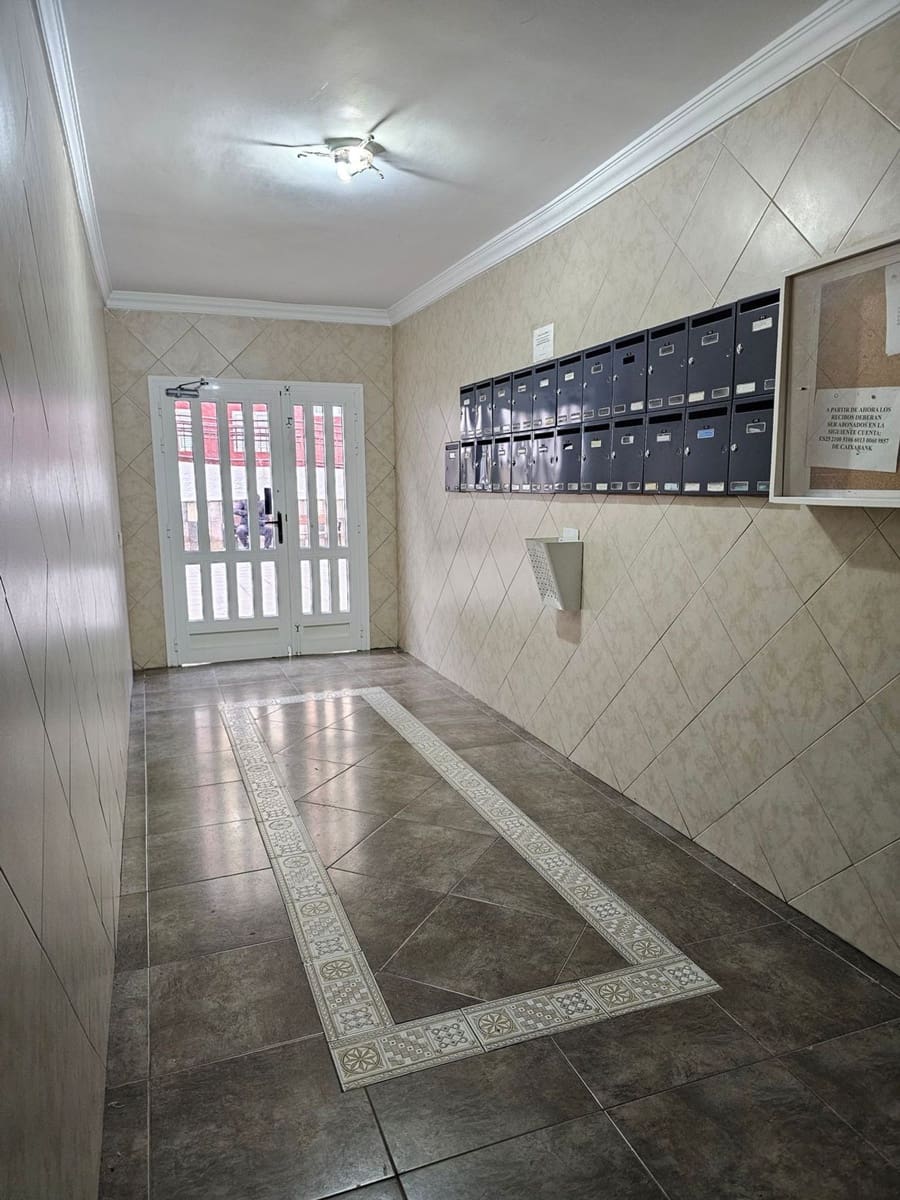 3 makuuhuone Huoneisto myytävänä paikassa Las Palmas de Gran Canaria mukana 
autotalli - 119 500 € (Ref: 9533135)