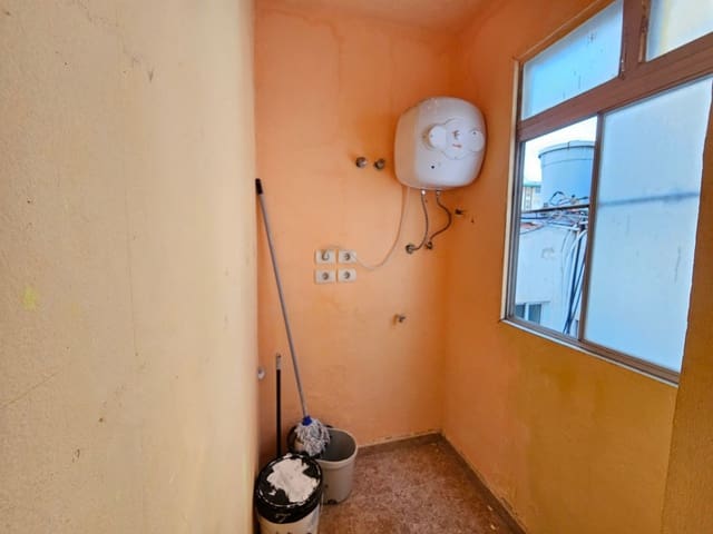 3 makuuhuone Huoneisto myytävänä paikassa Escaleritas, Las Palmas de Gran Canaria mukana 
autotalli - 119 500 € (Ref: 9533135)