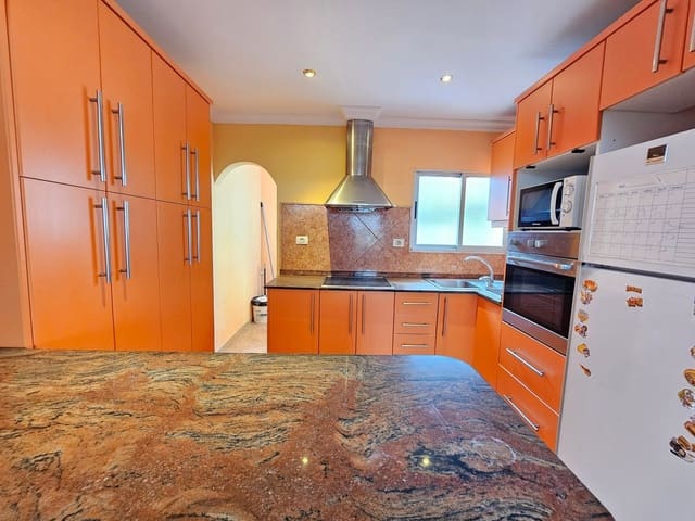 3 makuuhuone Huoneisto myytävänä paikassa Escaleritas, Las Palmas de Gran Canaria mukana 
autotalli - 119 500 € (Ref: 9533135)