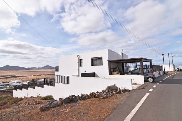5 soverom Villa til salgs i Soo, Teguise med garasje - € 490 000 (Ref: 9535394)