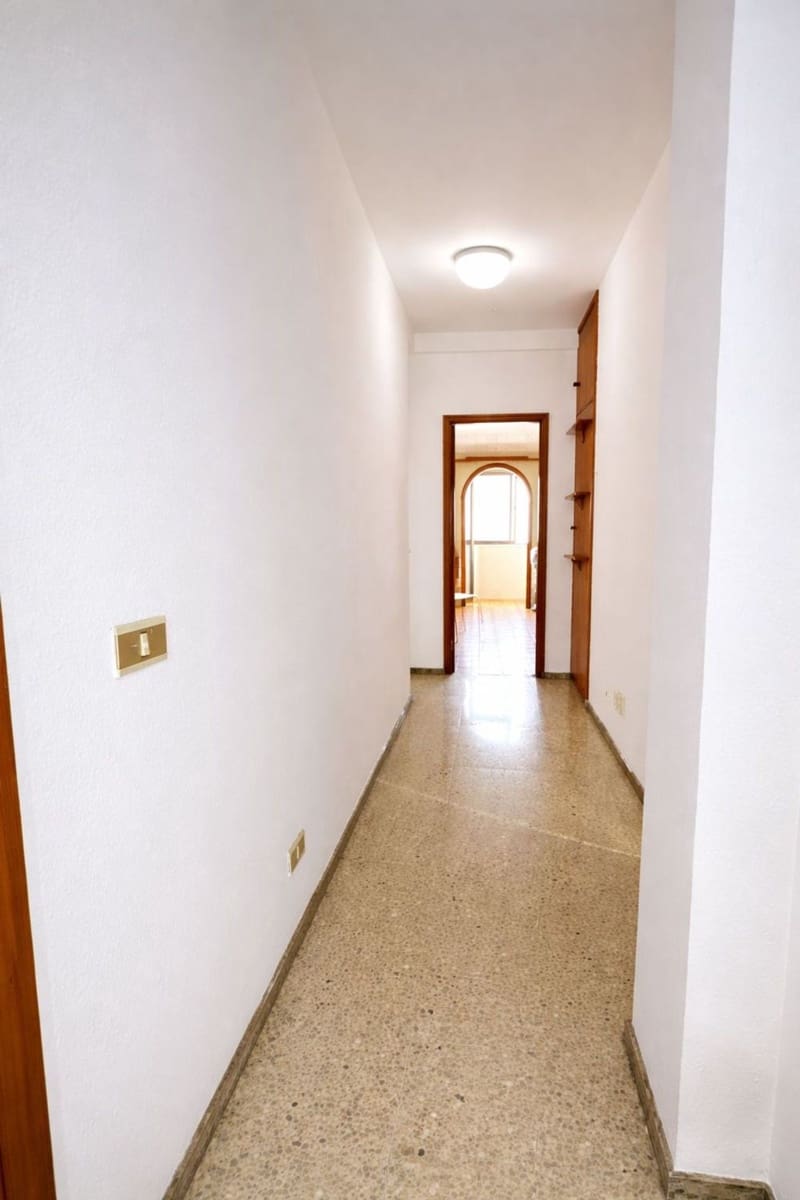 Apartamento de 4 habitaciones en Las Palmas de Gran Canaria en venta con garaje - 350.000 € (Ref: 9550561)