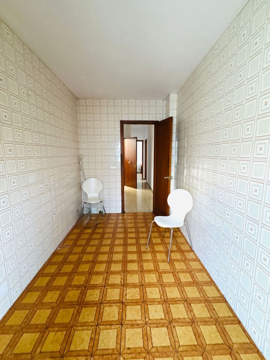 Apartamento de 4 habitaciones en Las Palmas de Gran Canaria en venta con garaje - 350.000 € (Ref: 9550561)