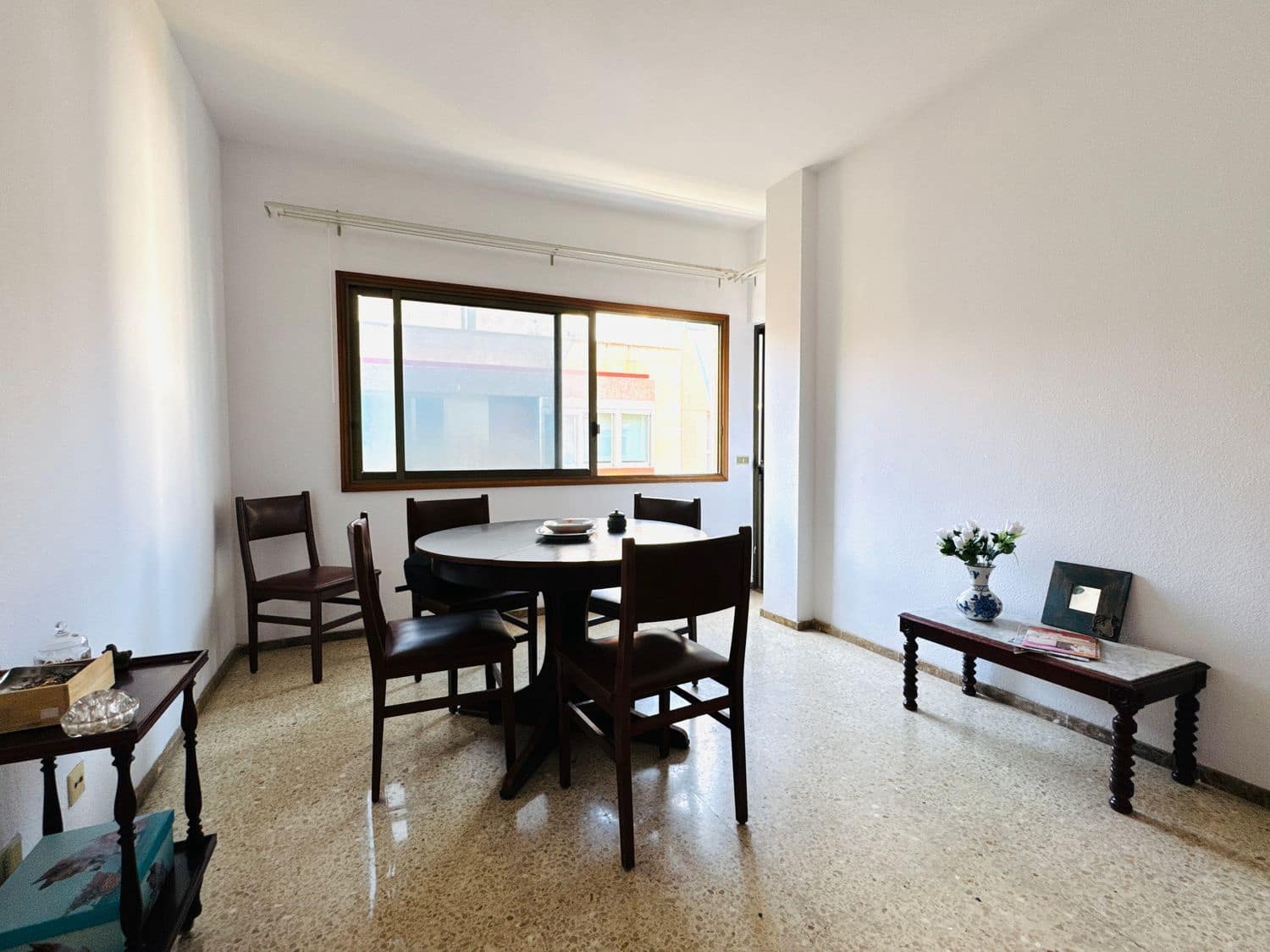 Apartamento de 4 habitaciones en Las Palmas de Gran Canaria en venta con garaje - 350.000 € (Ref: 9550561)