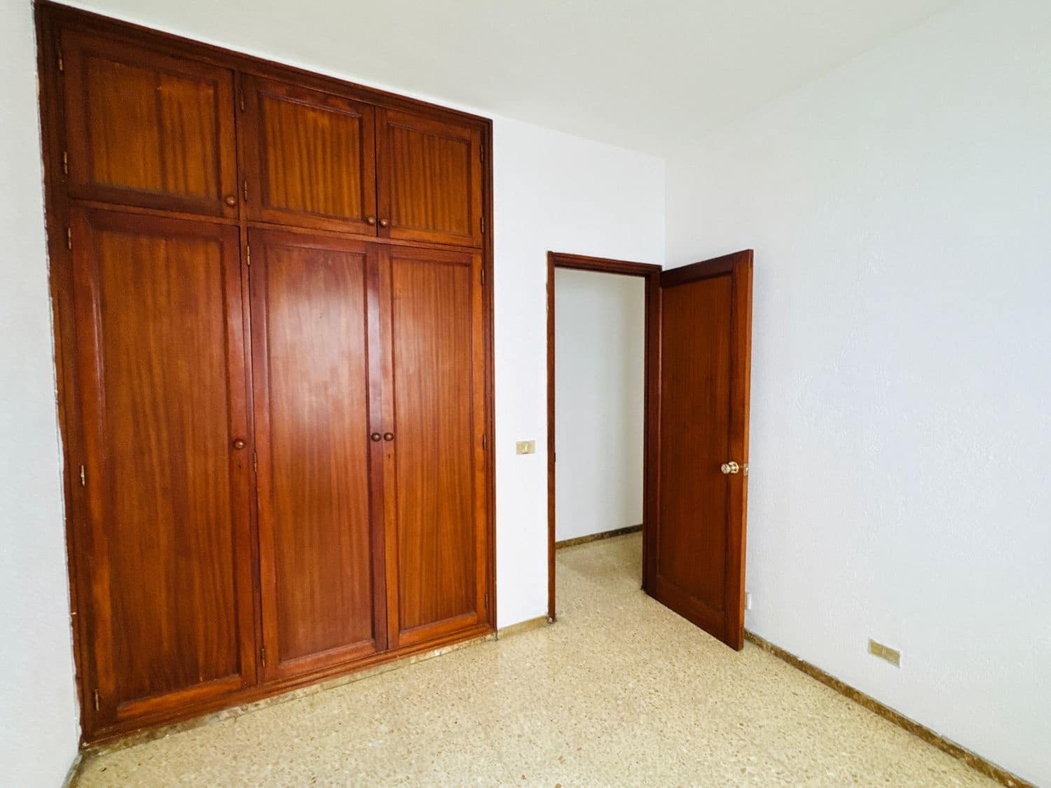 Apartamento de 4 habitaciones en Las Palmas de Gran Canaria en venta con garaje - 350.000 € (Ref: 9550561)