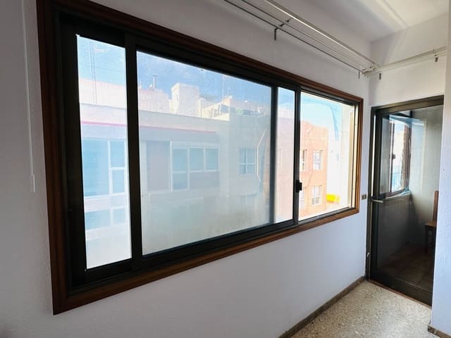 Apartamento de 4 habitaciones en Arenales - Lugo - Avda. Marítima, Las Palmas de Gran Canaria en venta con garaje - 350.000 € (Ref: 9550561)
