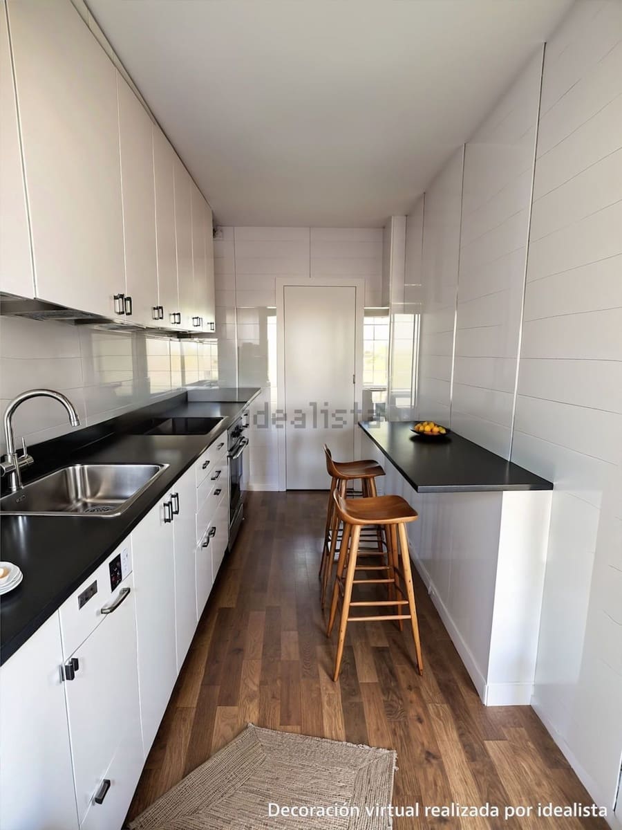 4 bedroom Apartment for sale in Las Palmas de Gran Canaria with garage - € 315,000 (Ref: 9550561)