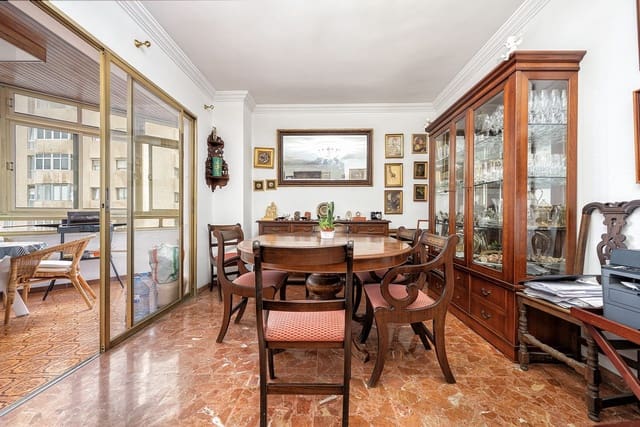 4 soverom Leilighet til salgs i Triana, Las Palmas de Gran Canaria med garasje - € 740 000 (Ref: 9550562)