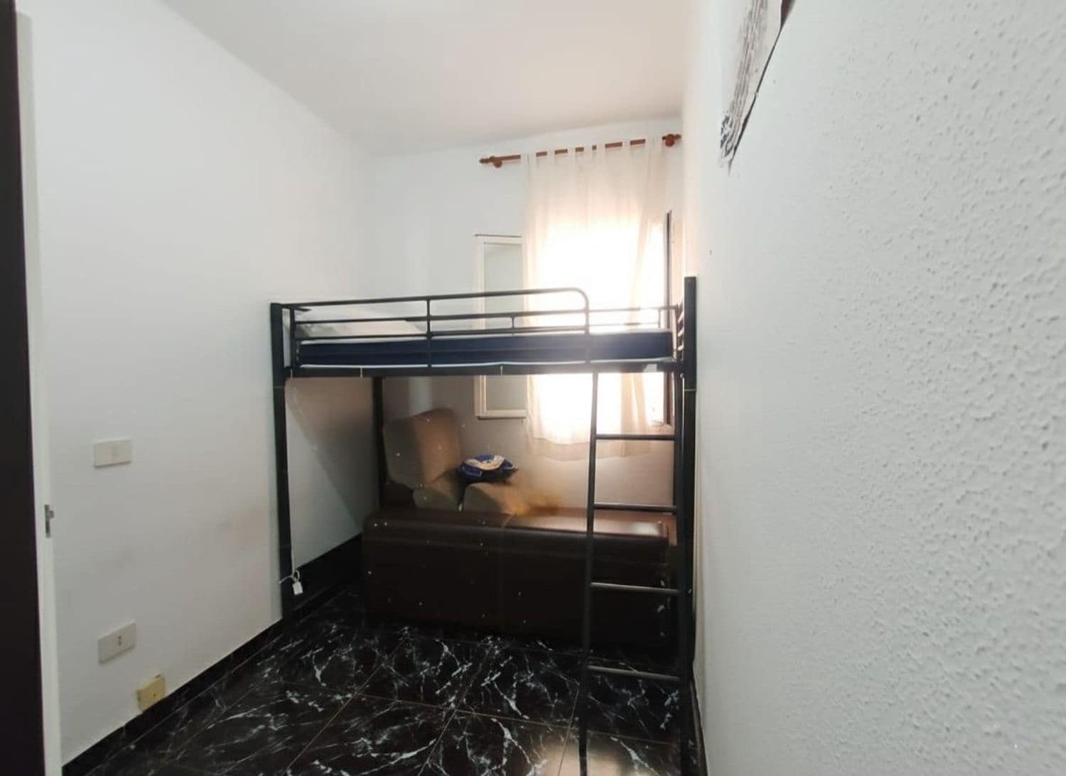 3 soverom Leilighet til salgs i Las Palmas de Gran Canaria med garasje - € 110 000 (Ref: 9560853)