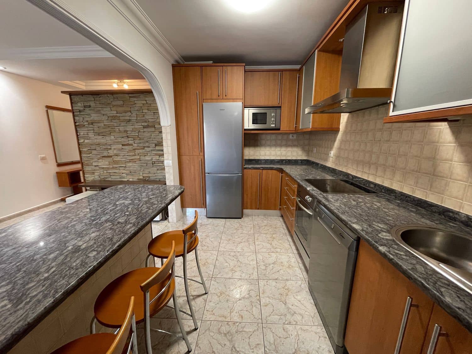 3 soveværelse Lejlighed til leje i Telde med garage - € 850 (Ref: 9567968)