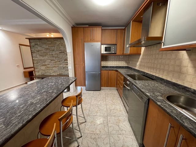 3 soveværelse Lejlighed til leje i Marpequeña, Telde med garage - € 850 (Ref: 9567968)