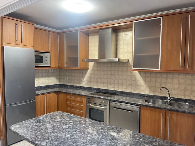 3 soveværelse Lejlighed til leje i Marpequeña, Telde med garage - € 850 (Ref: 9567968)