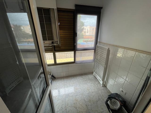 3 soveværelse Lejlighed til leje i Marpequeña, Telde med garage - € 850 (Ref: 9567968)