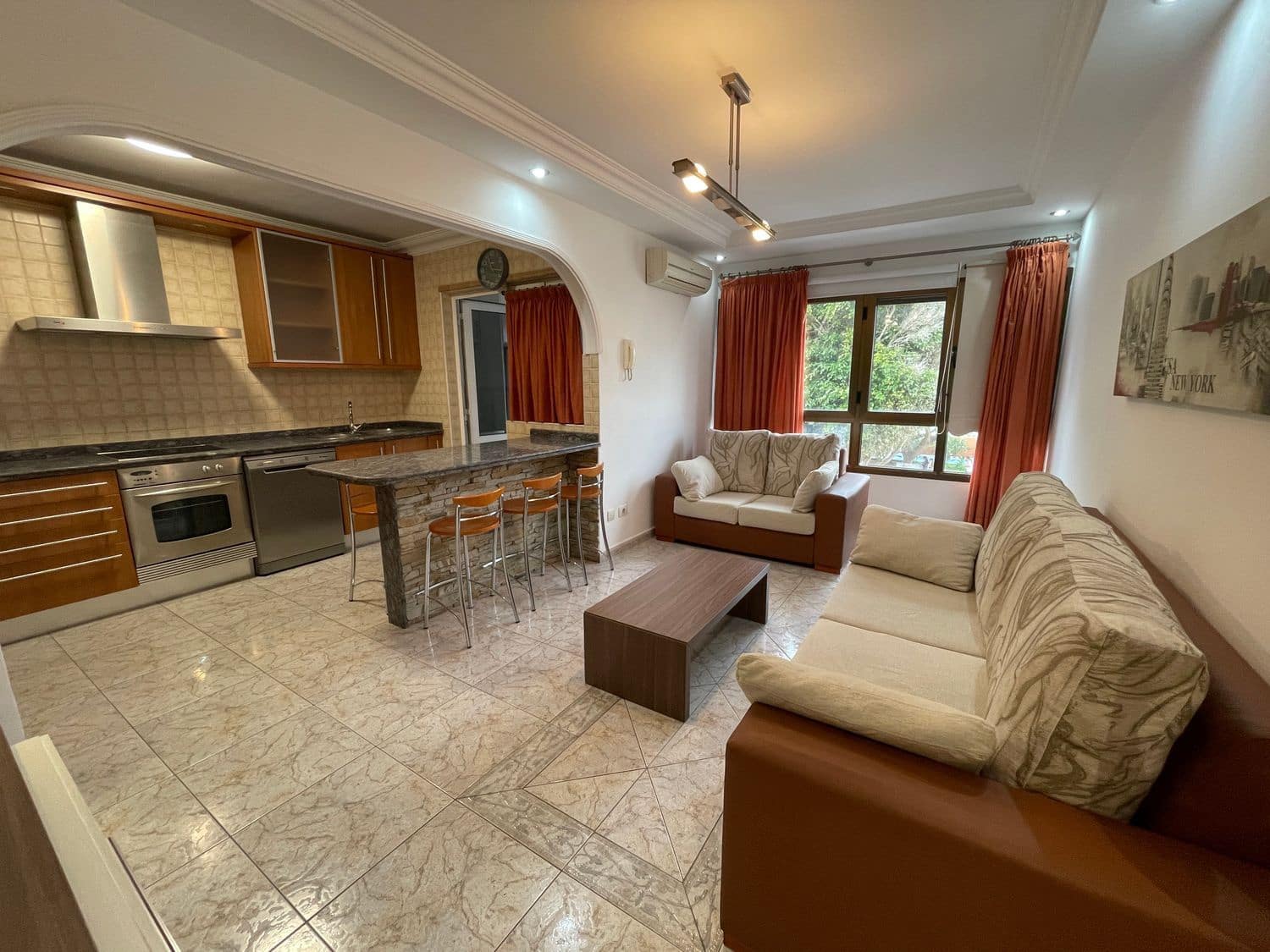 3 soveværelse Lejlighed til leje i Telde med garage - € 850 (Ref: 9567968)