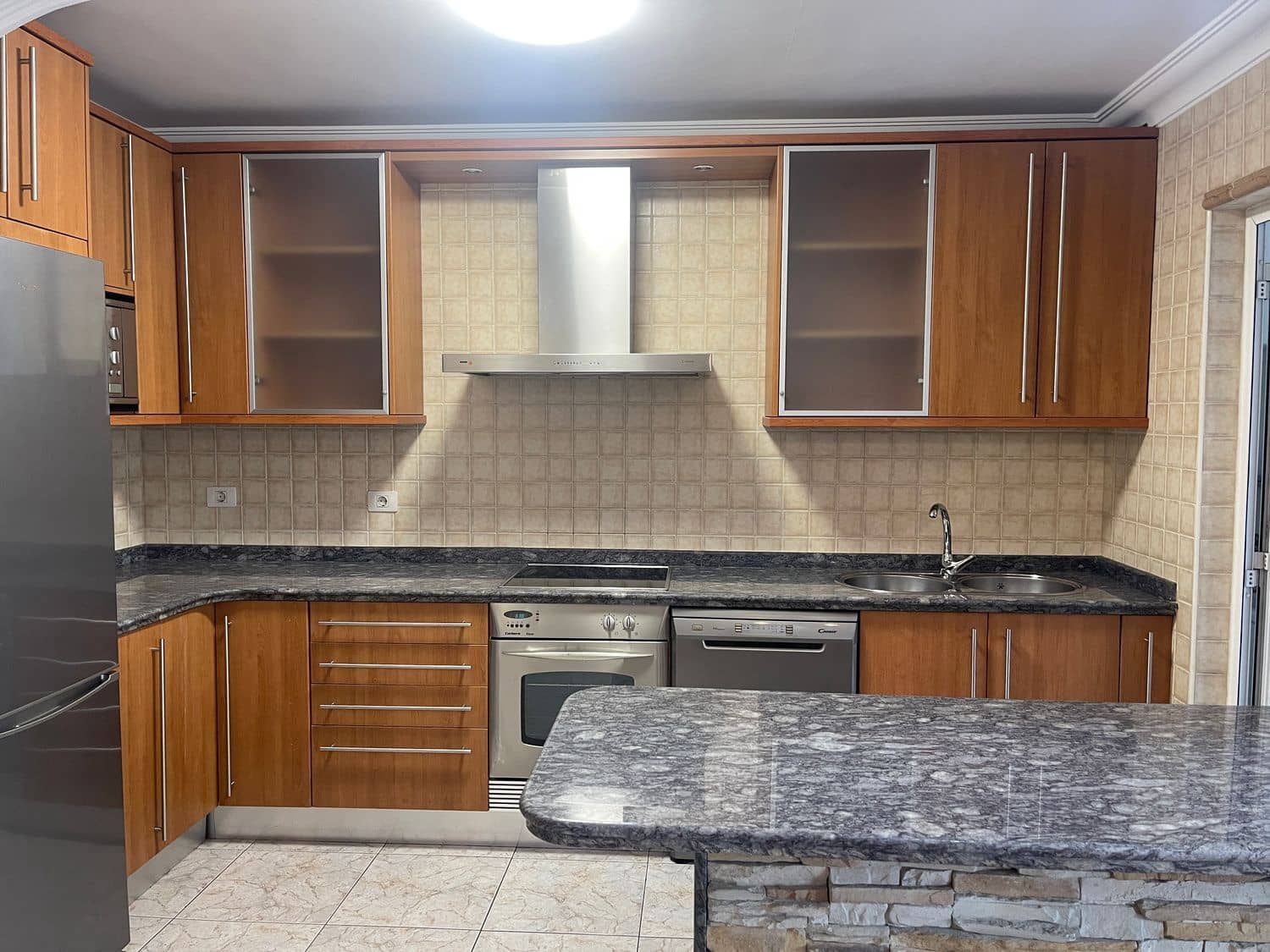 3 soveværelse Lejlighed til leje i Telde med garage - € 850 (Ref: 9567968)