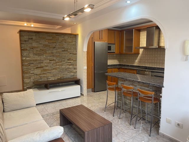 3 soveværelse Lejlighed til leje i Marpequeña, Telde med garage - € 850 (Ref: 9567968)