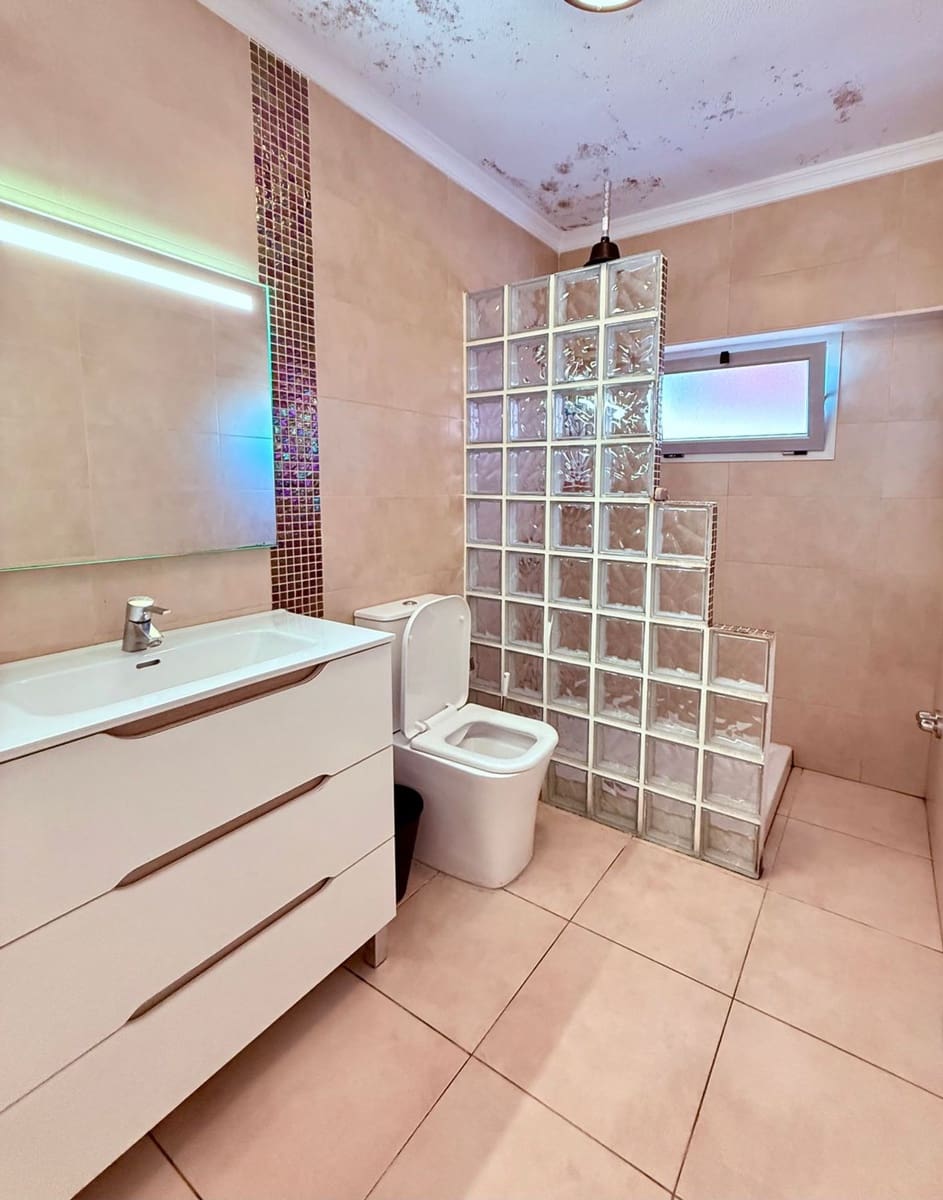 4 slaapkamer Appartement te huur in Las Palmas de Gran Canaria met garage - € 950 (Ref: 9585314)