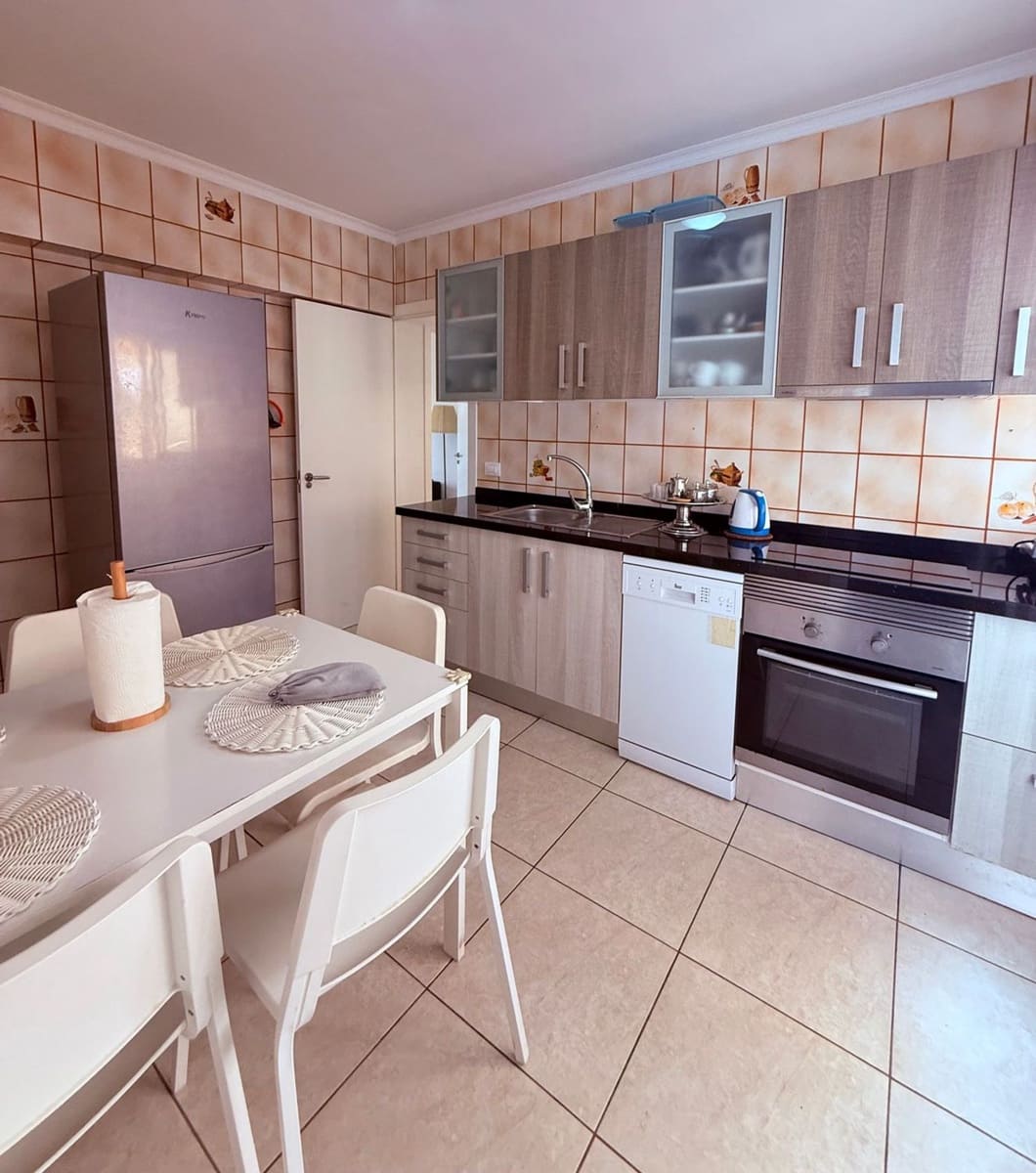4 quarto Apartamento para arrendar em Las Palmas de Gran Canaria com garagem - 1 000 € (Ref: 9585314)