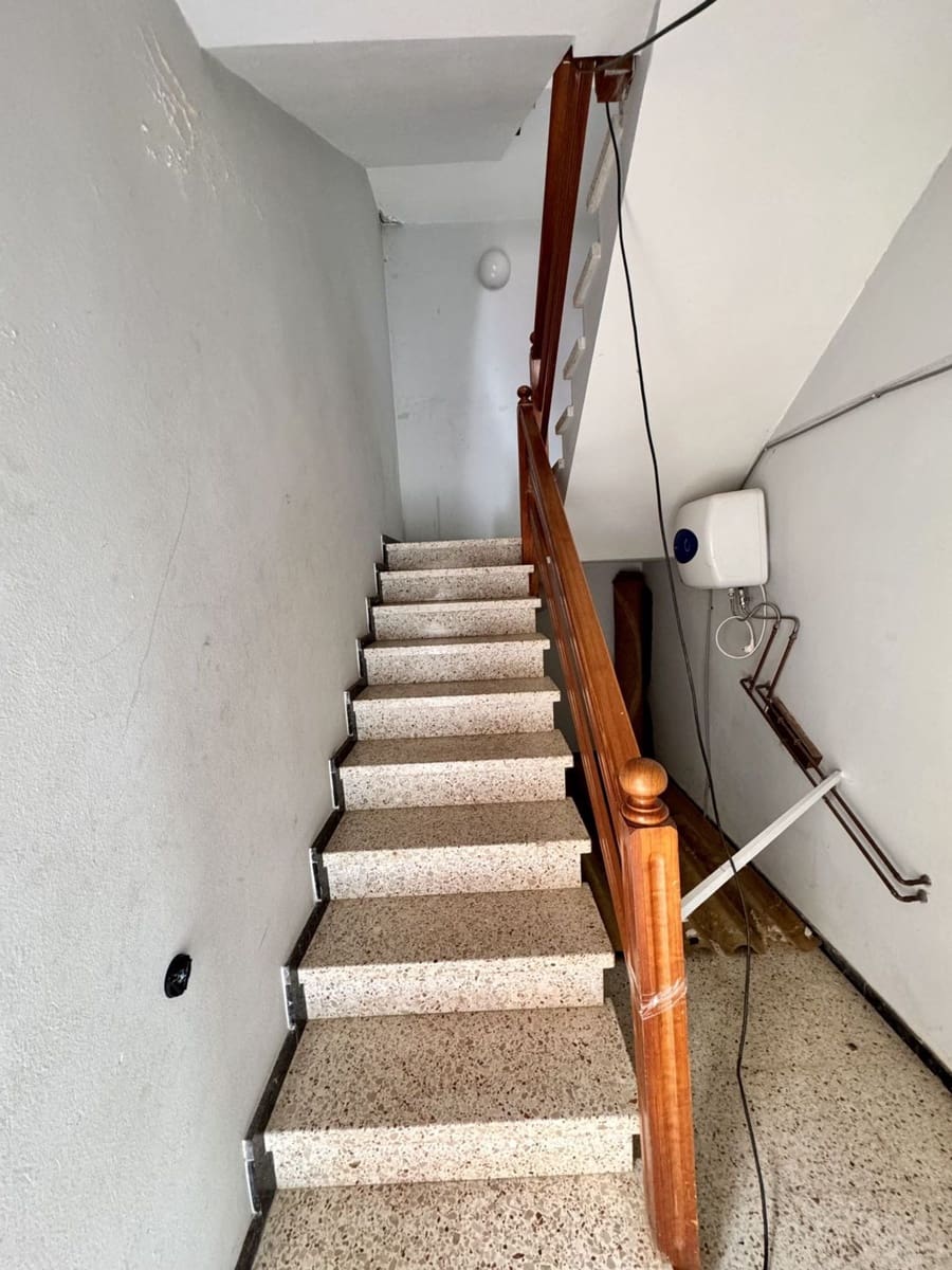 10 bedroom Villa for sale in Santa Brigida with garage - € 650,000 (Ref: 9594504)