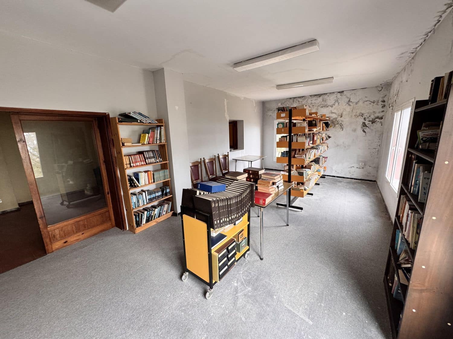 10 bedroom Villa for sale in Santa Brigida with garage - € 650,000 (Ref: 9594504)