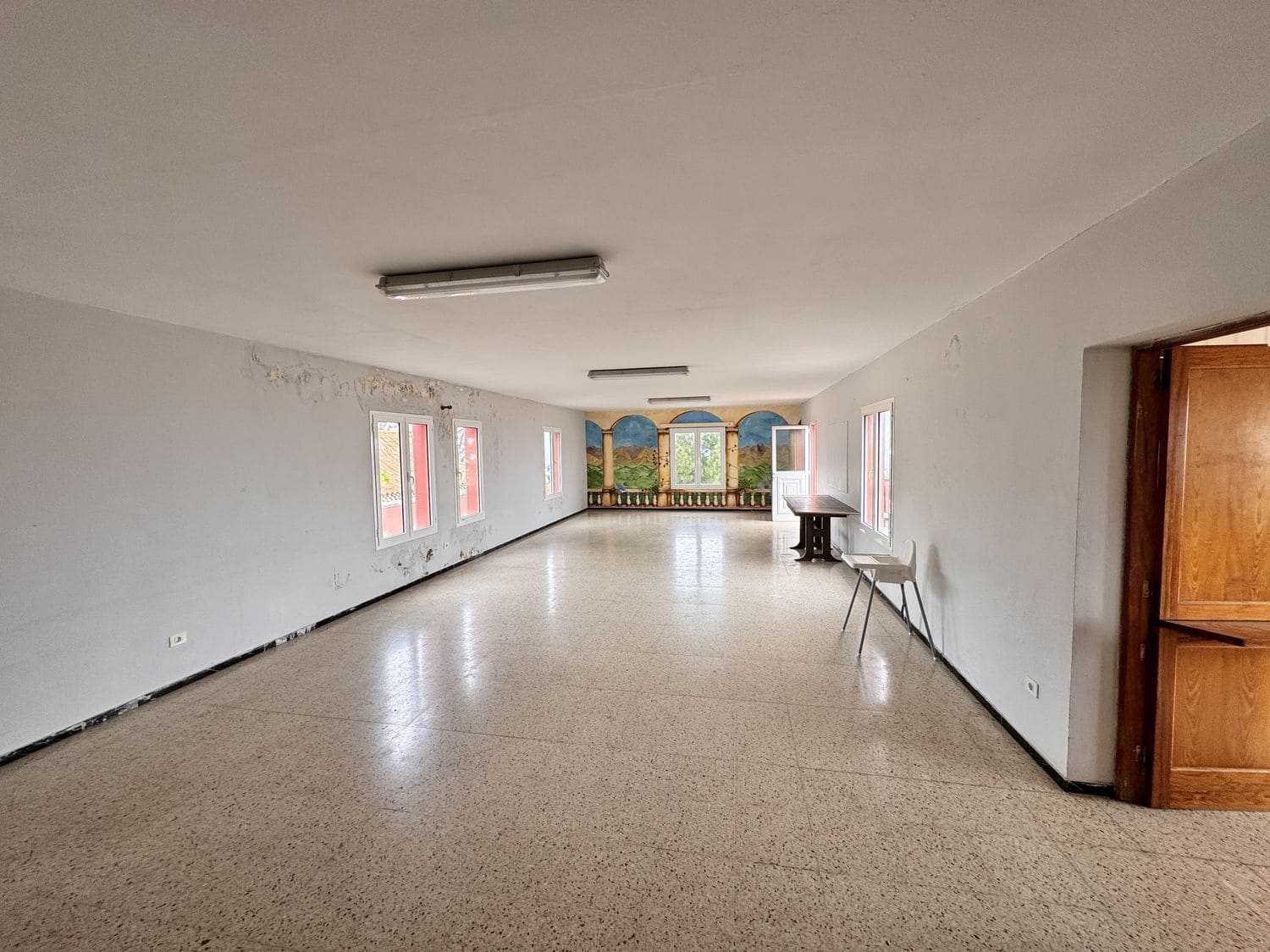 10 bedroom Villa for sale in Santa Brigida with garage - € 650,000 (Ref: 9594504)