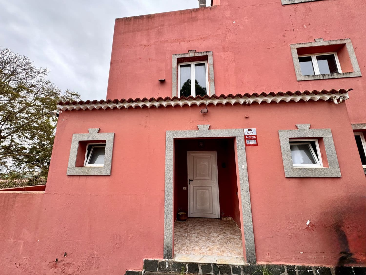 10 bedroom Villa for sale in Santa Brigida with garage - € 650,000 (Ref: 9594504)