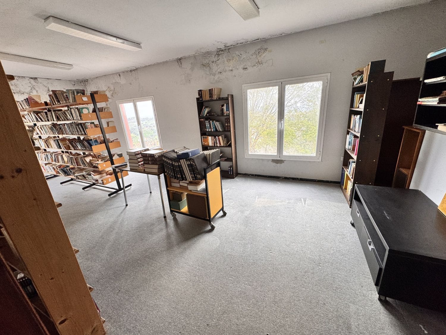 10 bedroom Villa for sale in Santa Brigida with garage - € 650,000 (Ref: 9594504)