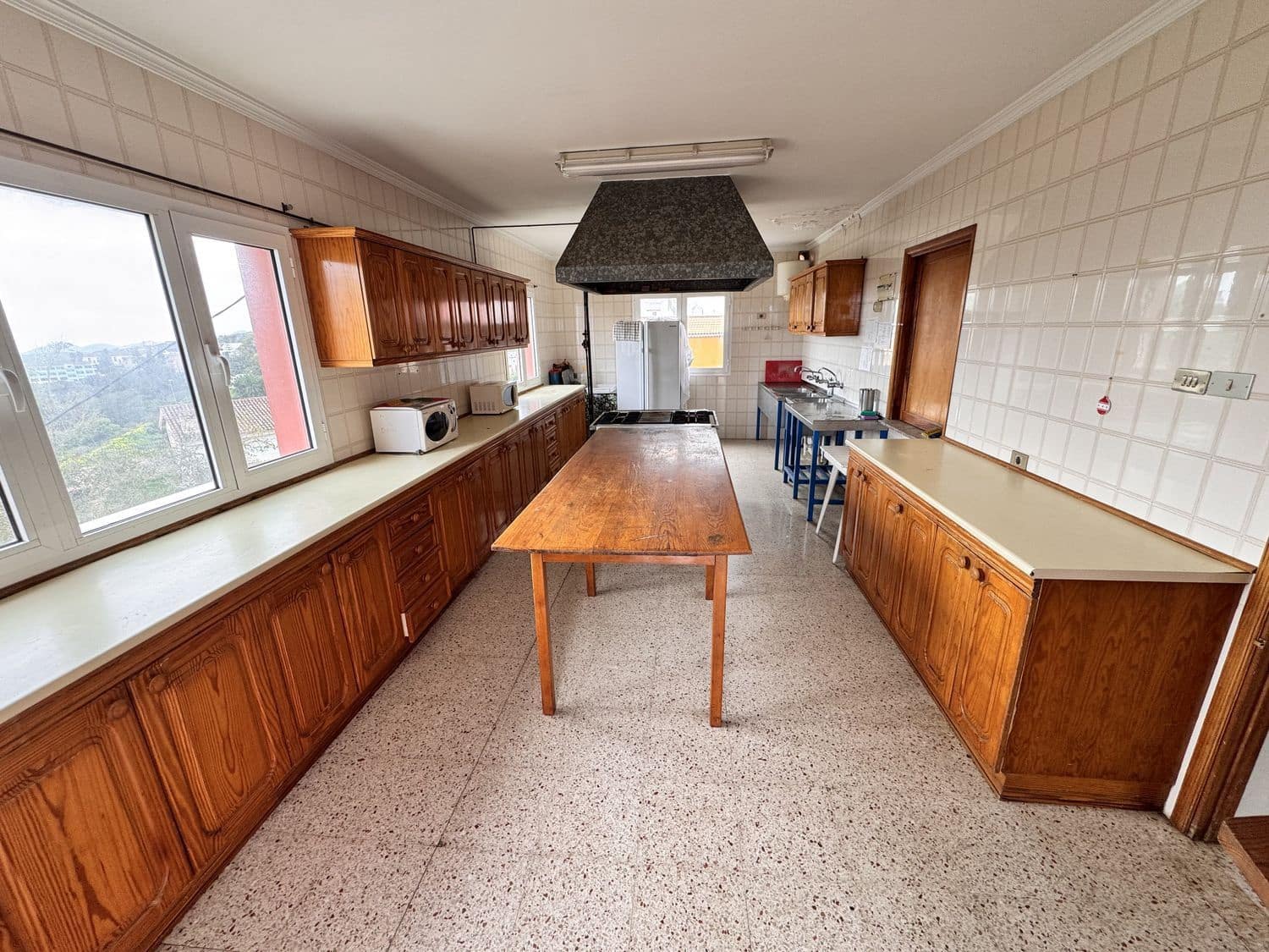 10 bedroom Villa for sale in Santa Brigida with garage - € 650,000 (Ref: 9594504)