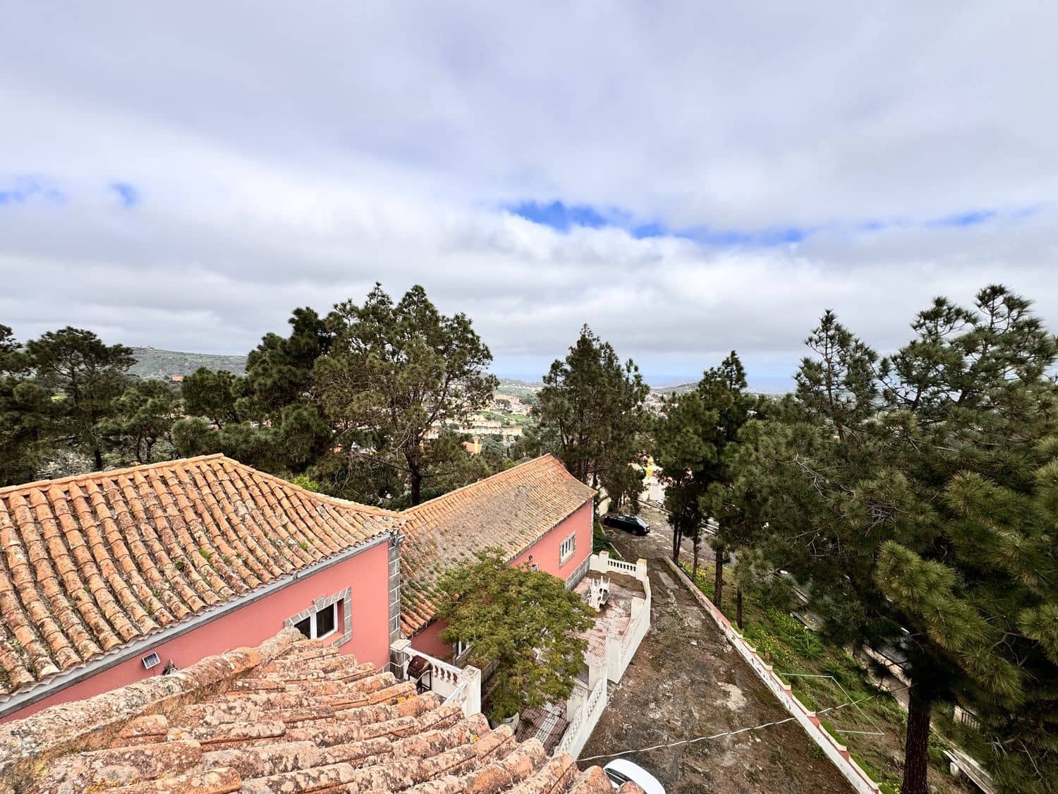 10 bedroom Villa for sale in Santa Brigida with garage - € 650,000 (Ref: 9594504)