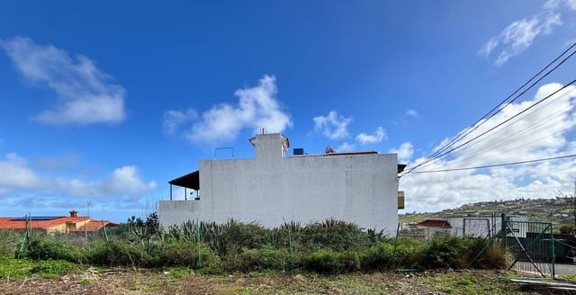 Grunde uden byggetilladelser til salg i Firgas - € 54.999 (Ref: 9604471)