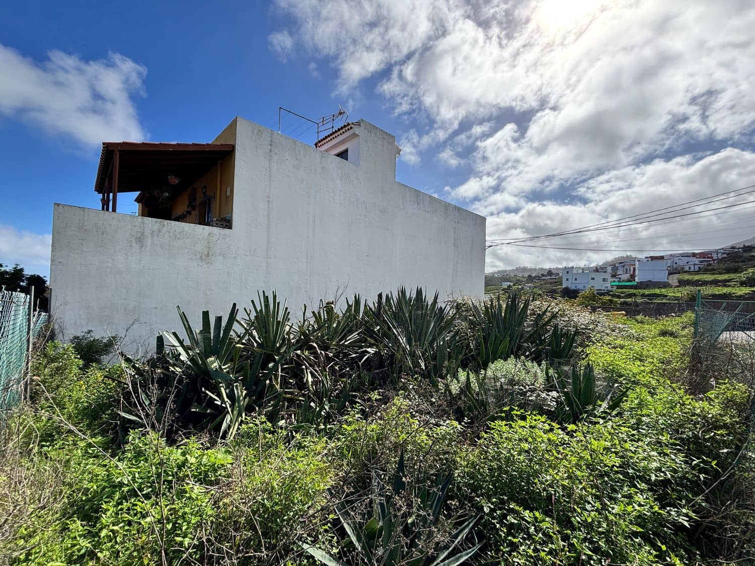 Grunde uden byggetilladelser til salg i Firgas - € 54.999 (Ref: 9604471)