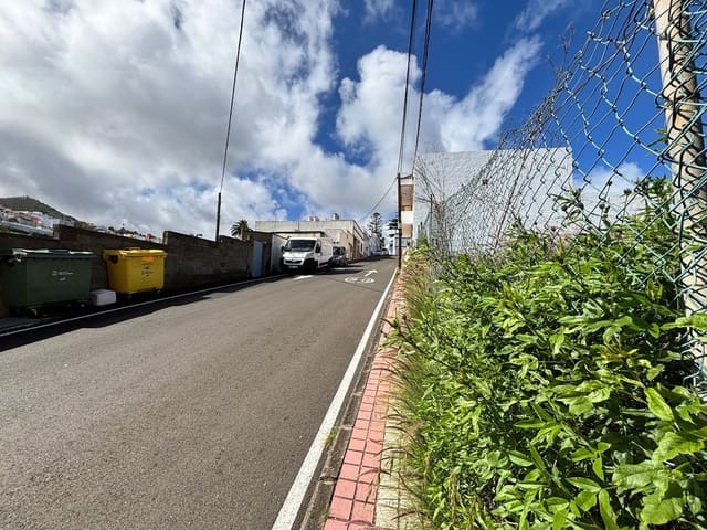 Grunde uden byggetilladelser til salg i Firgas - € 54.999 (Ref: 9604471)