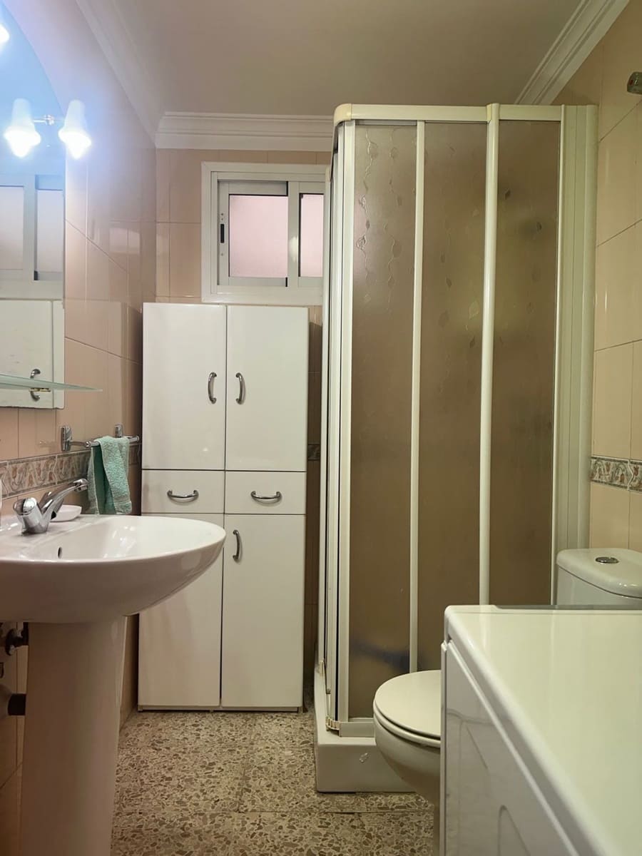 2 slaapkamer Appartement te koop in Las Palmas de Gran Canaria met garage - € 225.000 (Ref: 9610764)