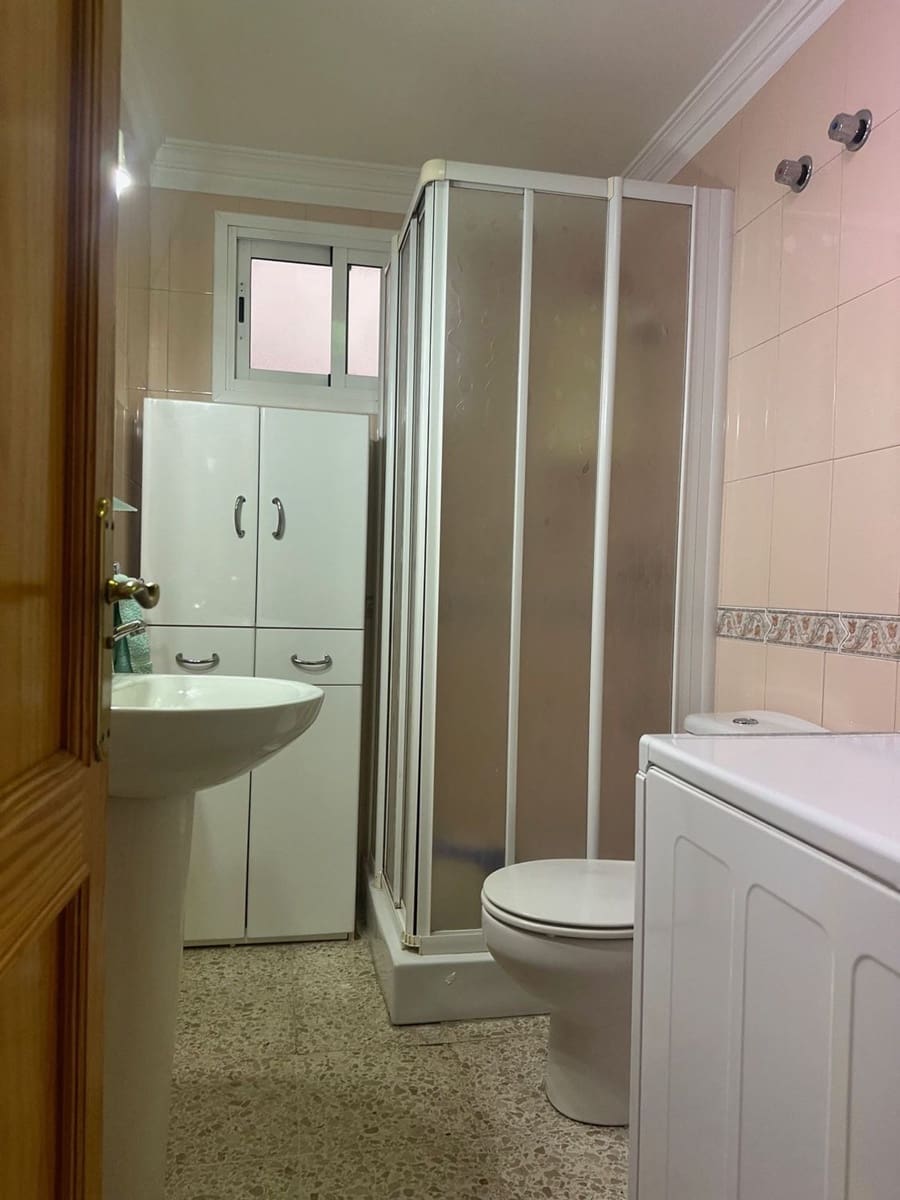 2 slaapkamer Appartement te koop in Las Palmas de Gran Canaria met garage - € 225.000 (Ref: 9610764)