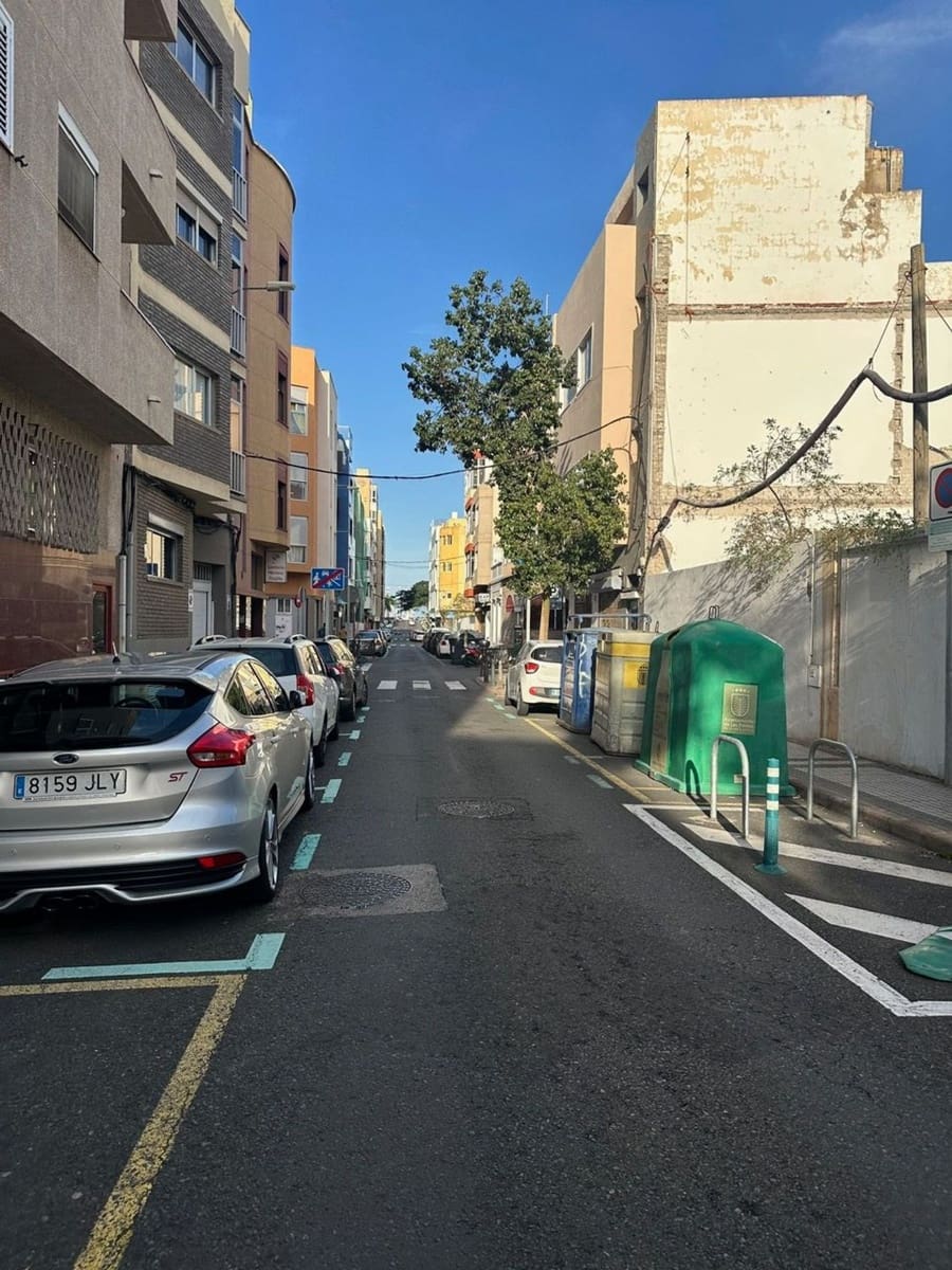 2 slaapkamer Appartement te koop in Las Palmas de Gran Canaria met garage - € 225.000 (Ref: 9610764)