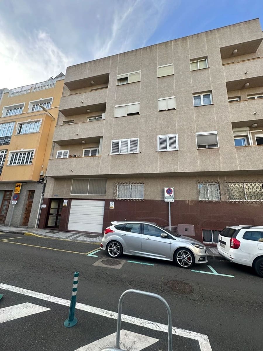 2 slaapkamer Appartement te koop in Las Palmas de Gran Canaria met garage - € 225.000 (Ref: 9610764)
