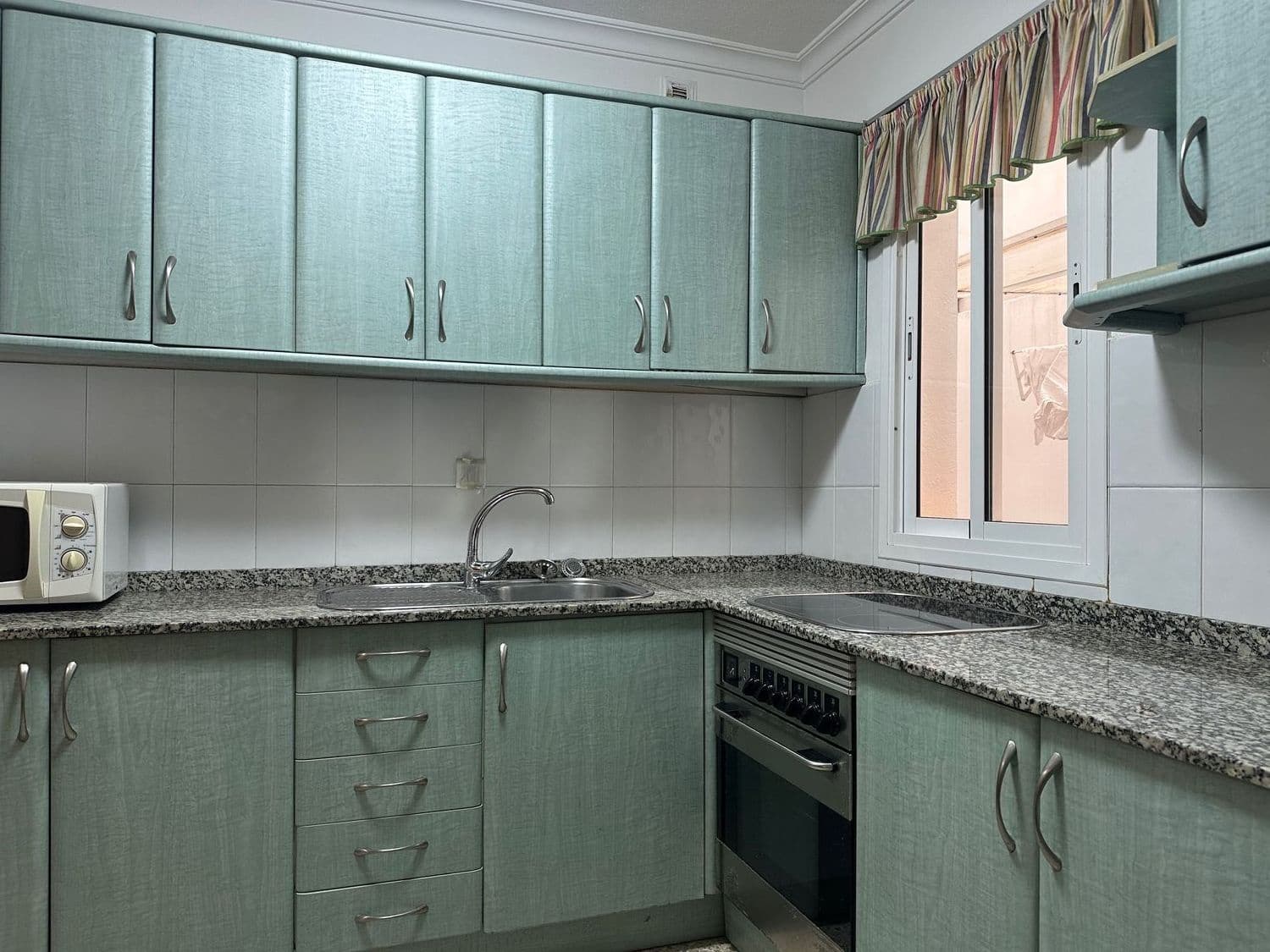 2 slaapkamer Appartement te koop in Las Palmas de Gran Canaria met garage - € 225.000 (Ref: 9610764)