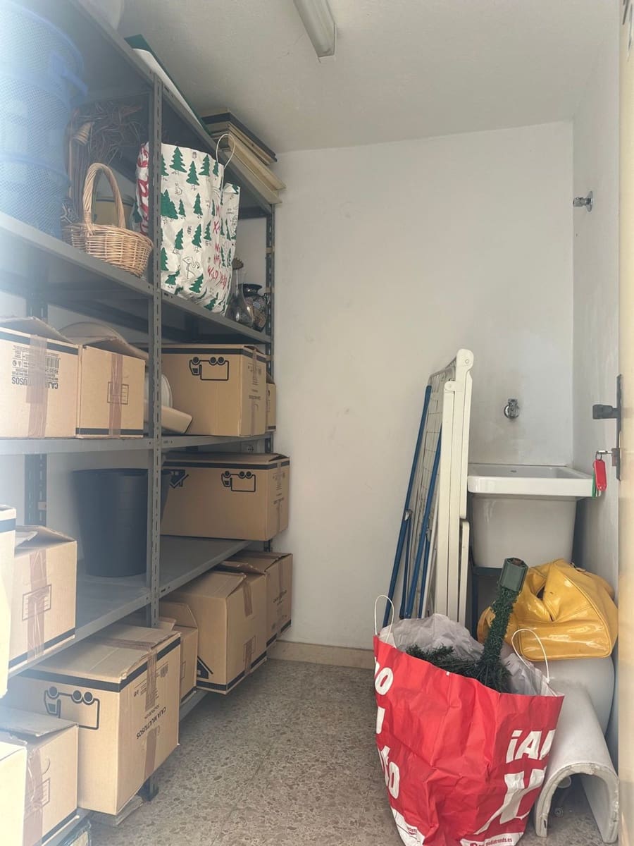 2 bedroom Apartment for sale in Las Palmas de Gran Canaria with garage - € 225,000 (Ref: 9610764)