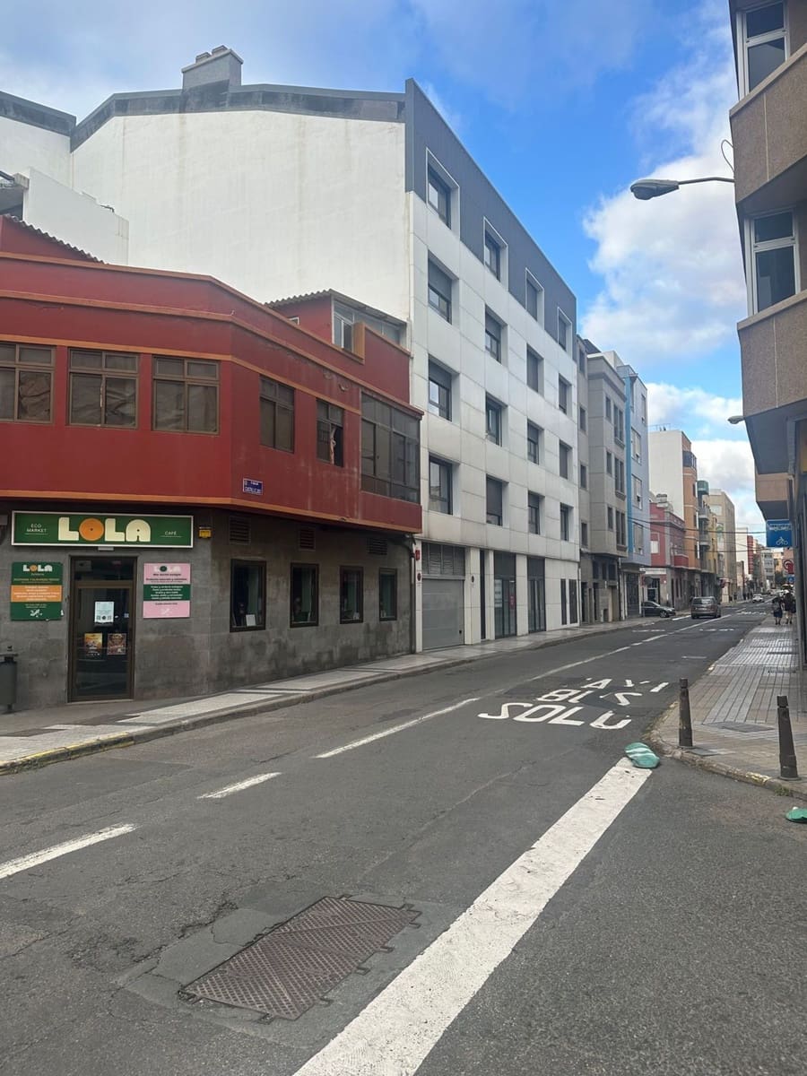 2 bedroom Apartment for sale in Las Palmas de Gran Canaria with garage - € 390,000 (Ref: 9610766)
