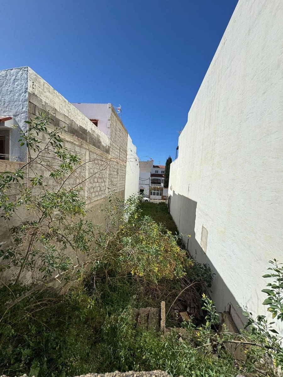 Rakentamaton maa myytävänä paikassa Agaete - 145 000 € (Ref: 9614641)