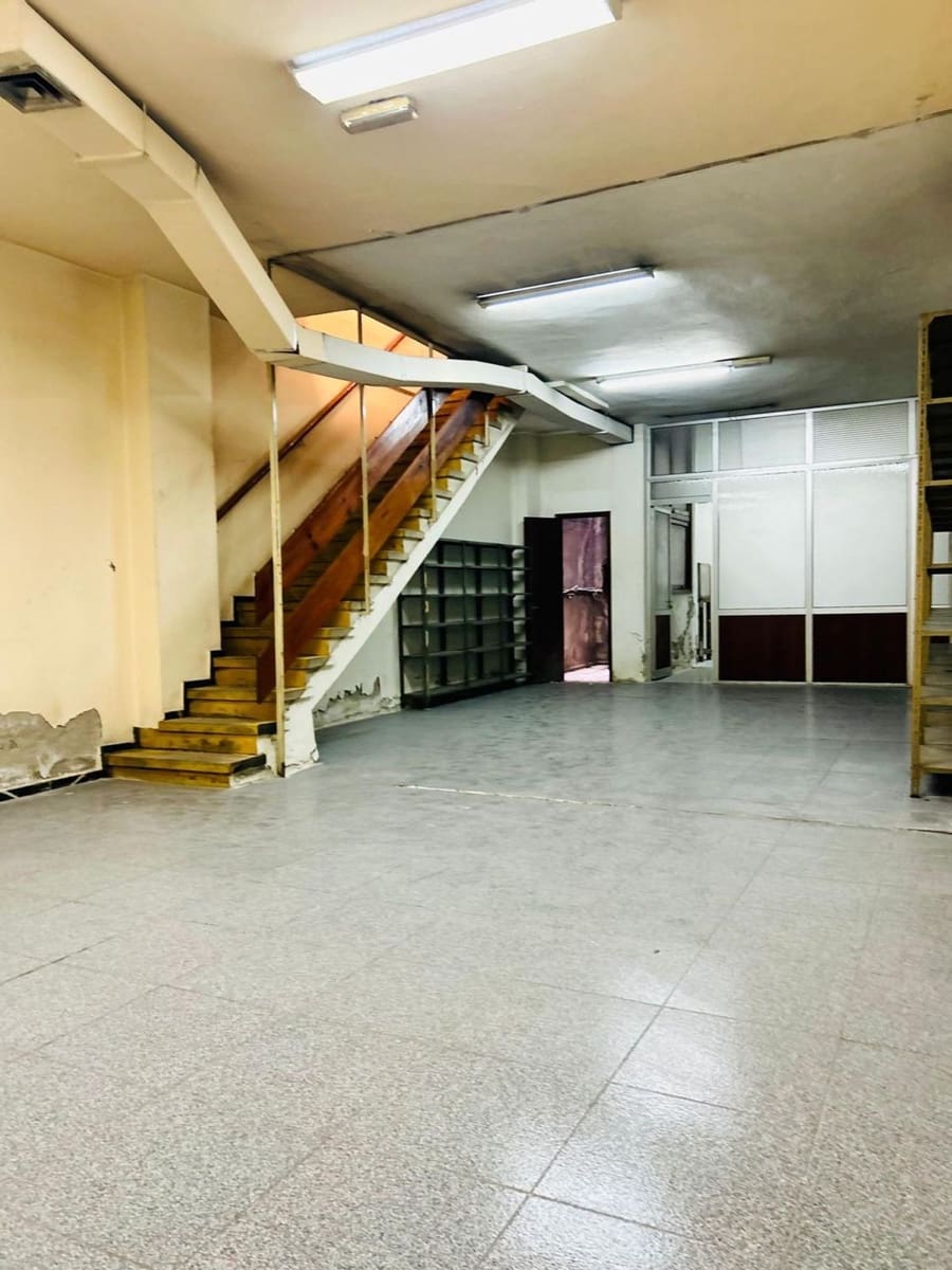 Comercial para arrendar em Las Palmas de Gran Canaria - 1 400 € (Ref: 9626982)