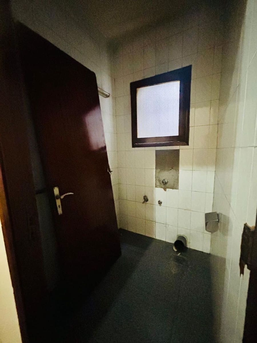 Comercial para arrendar em Las Palmas de Gran Canaria - 1 400 € (Ref: 9626982)