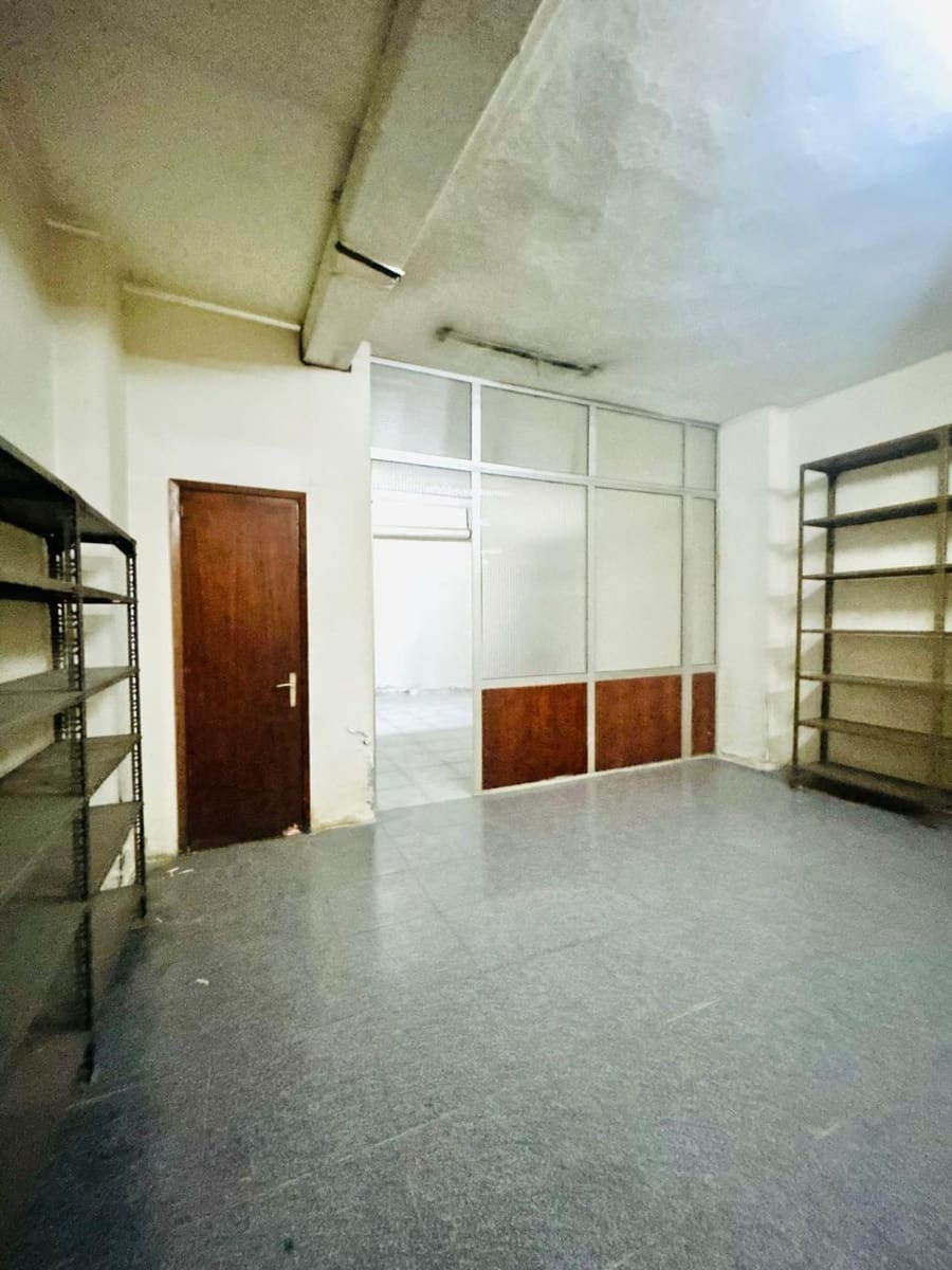 Comercial para arrendar em Las Palmas de Gran Canaria - 1 400 € (Ref: 9626982)