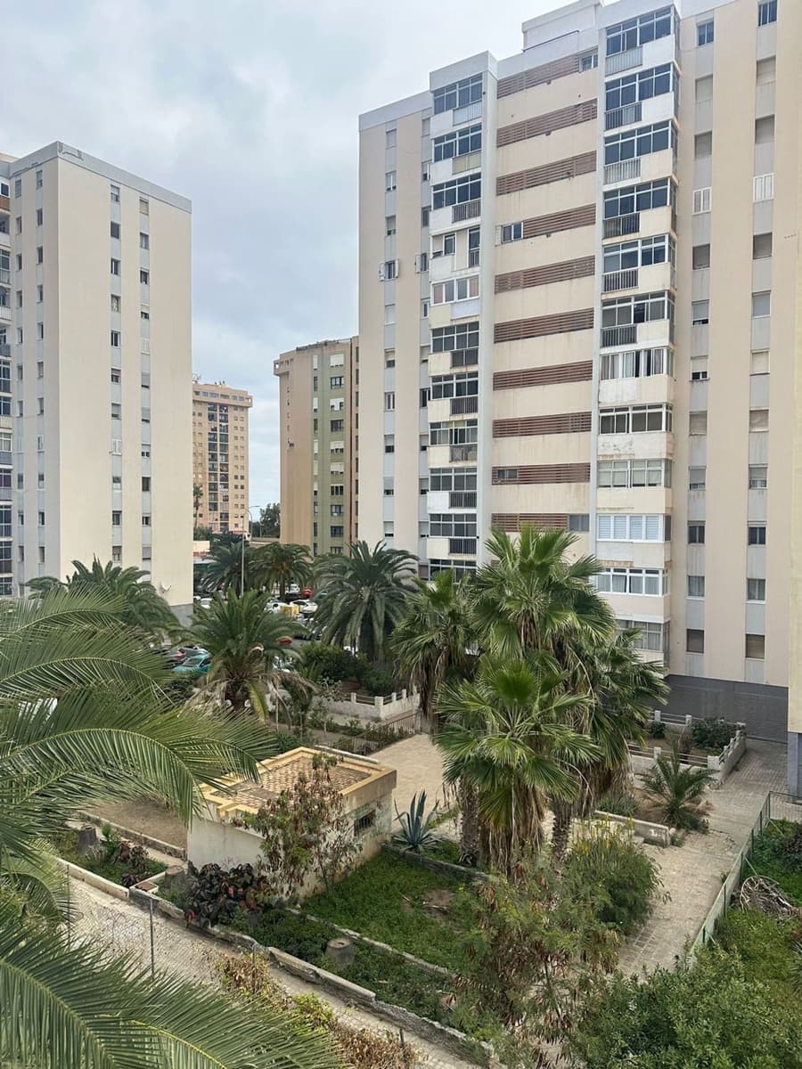 3 bedroom Apartment for sale in Las Palmas de Gran Canaria with garage - € 146,000 (Ref: 9629544)