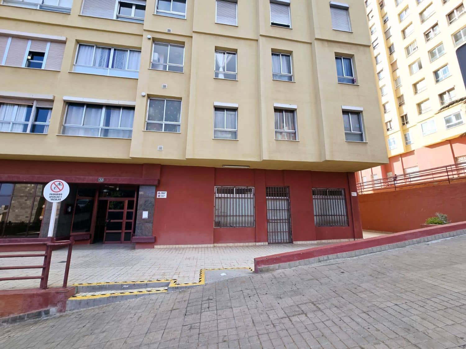 Commercieel te koop in Las Palmas de Gran Canaria - € 172.000 (Ref: 9629549)