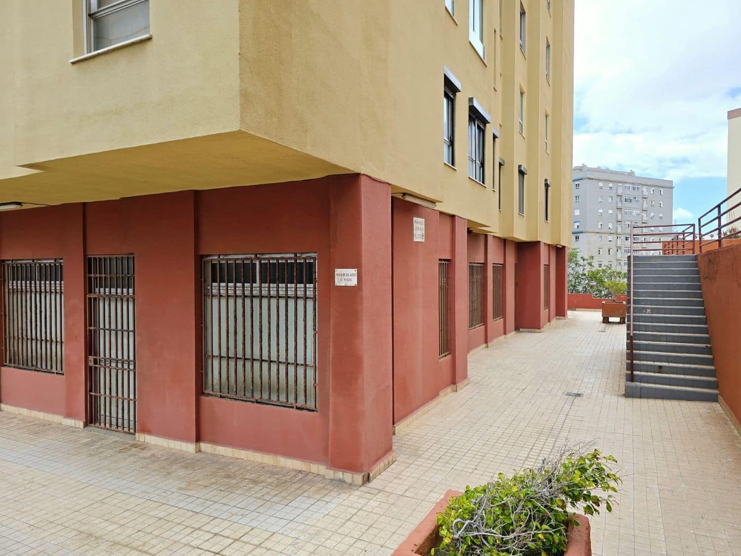 Commercieel te koop in Las Palmas de Gran Canaria - € 172.000 (Ref: 9629549)