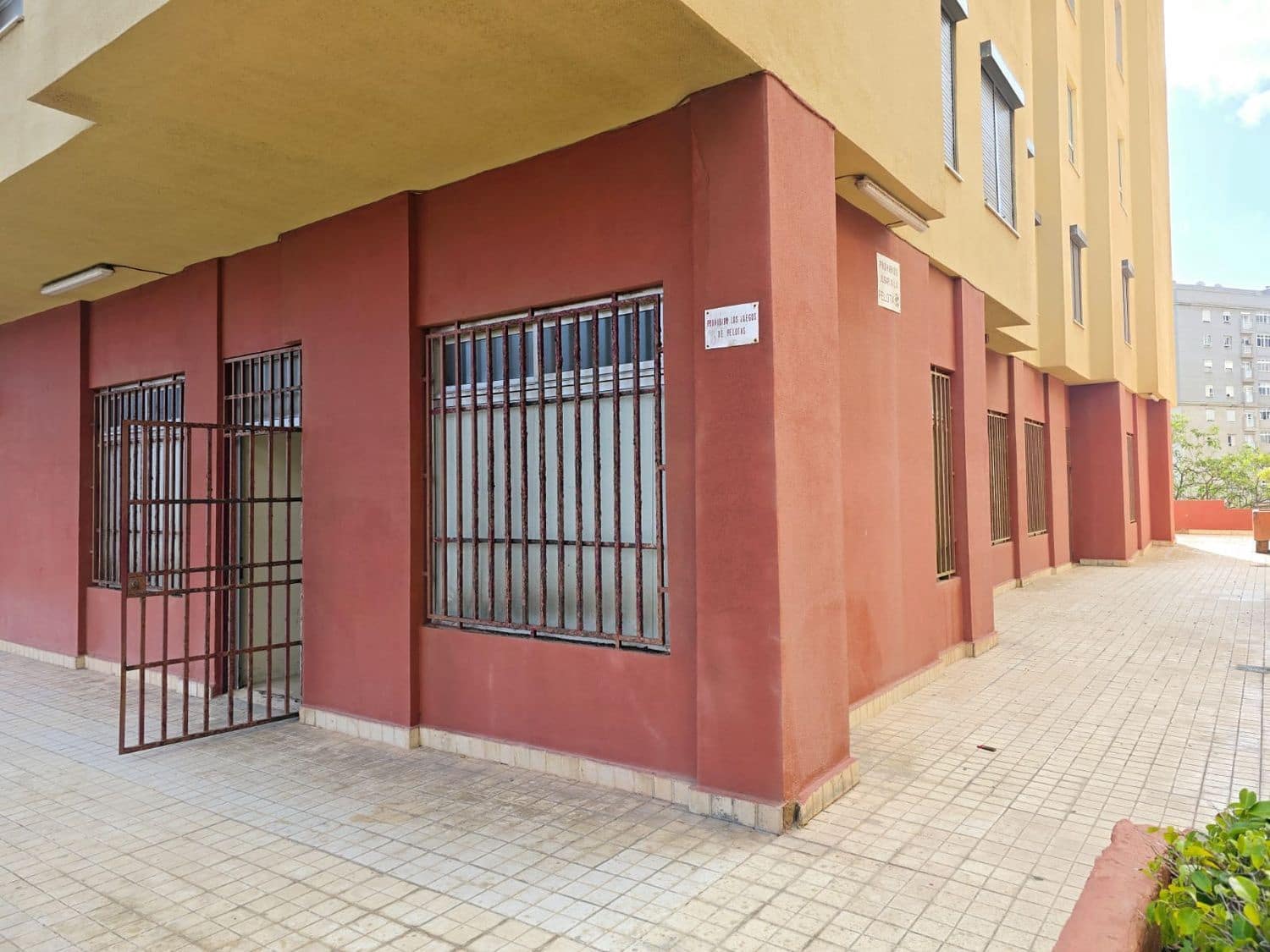 Commercieel te koop in Las Palmas de Gran Canaria - € 172.000 (Ref: 9629549)