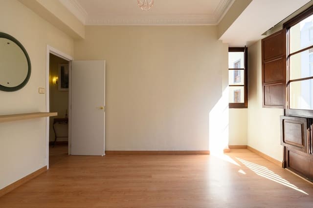 4 makuuhuone Huoneisto myytävänä paikassa Vegueta, Las Palmas de Gran Canaria mukana 
autotalli - 280 000 € (Ref: 9632856)