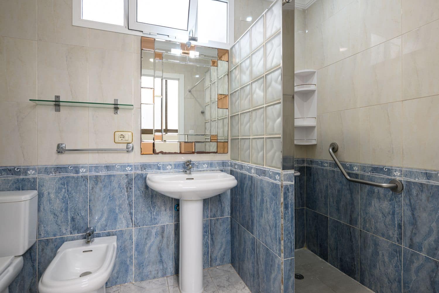 3 makuuhuone Huoneisto myytävänä paikassa Las Palmas de Gran Canaria mukana 
autotalli - 298 000 € (Ref: 9632856)